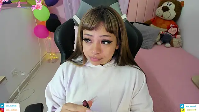 Snapshot of zoesullivan chatting on November 16, 2025, 9:37 am zoesullivan online show from November 16, 2025, 9:37 am