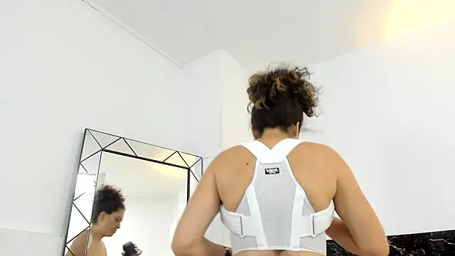 Snapshot of Juliabadlee chatting on December 12, 2024, 3:32 am Juliabadlee online show from December 12, 2024, 3:32 am