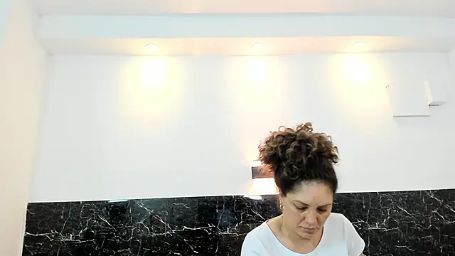 Snapshot of Juliabadlee chatting on February 21, 2025, 3:23 am Juliabadlee online show from February 21, 2025, 3:23 am