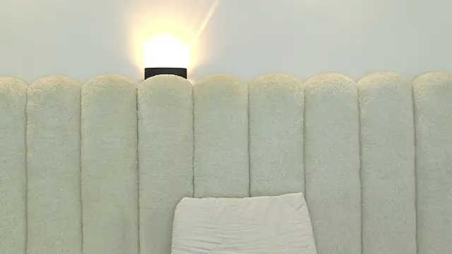 Snapshot of Juliabadlee chatting on November 12, 2025, 8:41 pm Juliabadlee online show from November 12, 2025, 8:41 pm