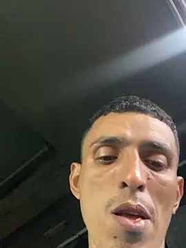 Snapshot of broklinguga chatting on November 5, 2025, 10:37 am broklinguga online show from November 5, 2025, 10:37 am