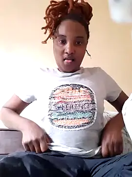 Snapshot of StacyGee24 chatting on January 13, 2025, 12:45 pm StacyGee24 online show from January 13, 2025, 12:45 pm