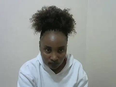 Snapshot of StacyGee24 chatting on October 4, 2025, 5:05 am StacyGee24 online show from October 4, 2025, 5:05 am