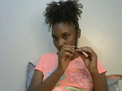 Snapshot of StacyGee24 chatting on October 20, 2025, 5:46 pm StacyGee24 online show from October 20, 2025, 5:46 pm