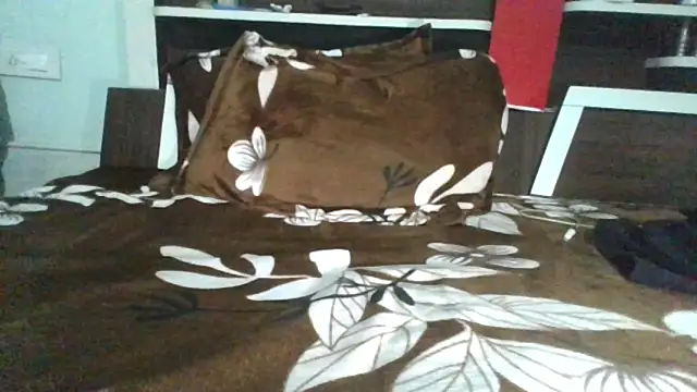 lovehalf08 online show from February 11, 2025, 6:55 pm