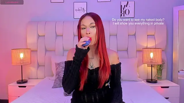 SkinnyFoxy online show from April 4, 2026, 8:50 pm