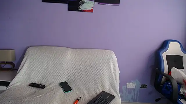 sophia ny online show from April 14, 2026, 1:28 pm