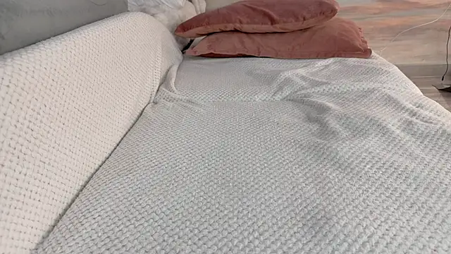 Isexxs online show from April 29, 2026, 4:44 pm