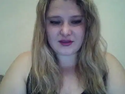 ParisMimi online show from November 28, 2025, 8:39 am