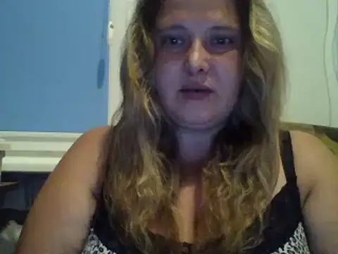 Snapshot of ParisMimi chatting on August 8, 2026, 7:05 pm ParisMimi online show from August 8, 2026, 7:05 pm
