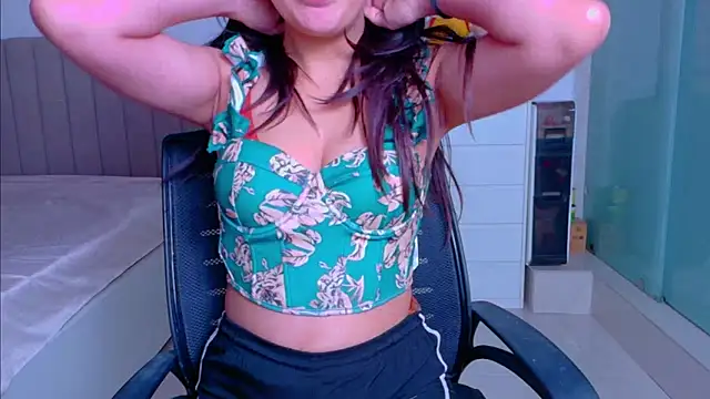 Aashika-Kaur online show from December 5, 2025, 4:54 am