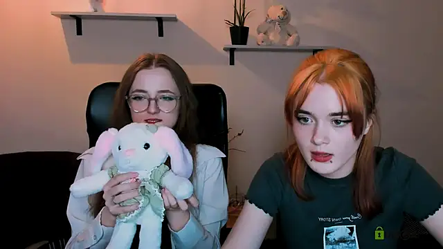 Snapshot of liana_kisses chatting on December 21, 2024, 2:30 am liana kisses online show from December 21, 2024, 2:30 am