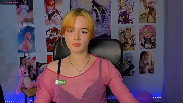 Snapshot of liana_kisses chatting on February 5, 2025, 11:23 am liana kisses online show from February 5, 2025, 11:23 am