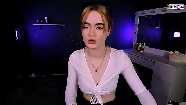 Snapshot of liana_kisses chatting on March 7, 2025, 8:22 pm liana kisses online show from March 7, 2025, 8:22 pm