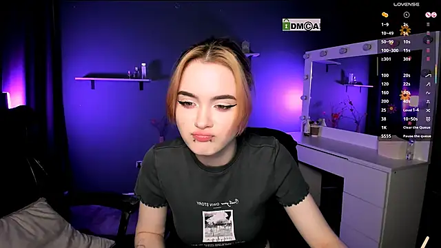 Snapshot of liana_kisses chatting on March 15, 2025, 11:06 pm liana kisses online show from March 15, 2025, 11:06 pm