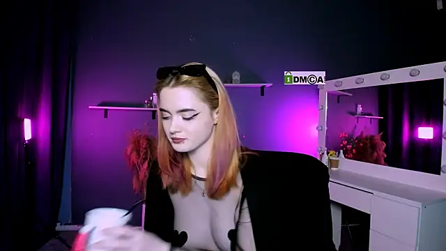 Snapshot of liana_kisses chatting on March 20, 2025, 2:19 am liana kisses online show from March 20, 2025, 2:19 am