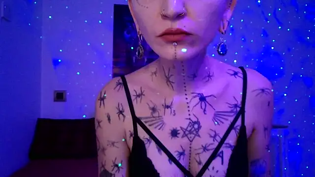 ValeryCrowley14 online show from December 5, 2025, 9:29 am