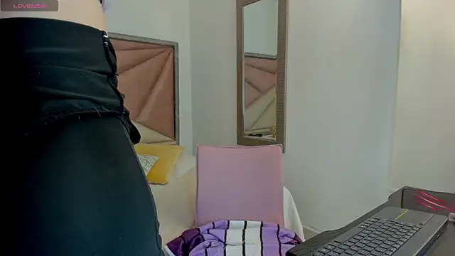 Snapshot of BarbaraKnox_ chatting on April 22, 2026, 11:56 am BarbaraKnox online show from April 22, 2026, 11:56 am