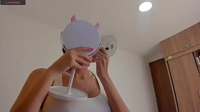 misstoya online show from March 11, 2025, 1:16 am