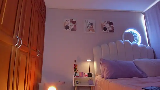 martinaaricci online show from December 20, 2025, 1:40 pm