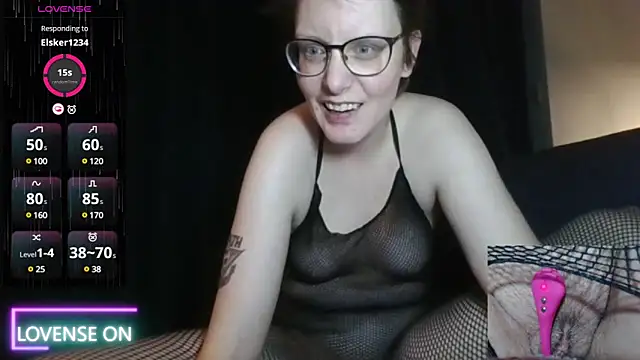 Snapshot of PernillaGirl chatting on January 22, 2025, 7:45 pm PernillaGirl online show from January 22, 2025, 7:45 pm