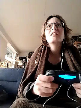 Snapshot of PernillaGirl chatting on October 4, 2025, 12:25 pm PernillaGirl online show from October 4, 2025, 12:25 pm