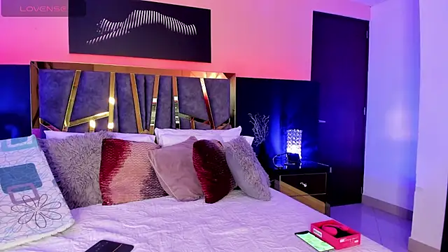 ChloeConnorr online show from December 16, 2025, 4:28 am