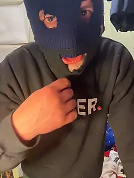 Snapshot of Ariel_Ari chatting on February 27, 2025, 10:31 pm Ariel Ari online show from February 27, 2025, 10:31 pm