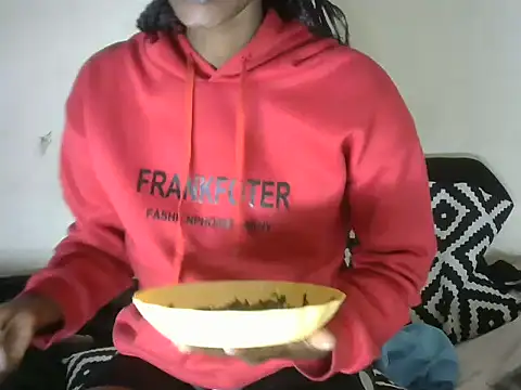 Snapshot of Pretty-emmie chatting on January 17, 2025, 7:49 pm Pretty-emmie online show from January 17, 2025, 7:49 pm