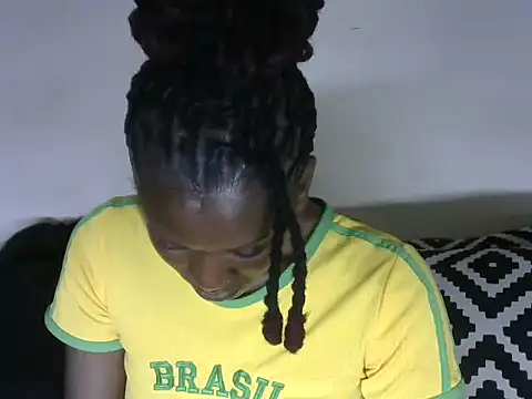 Snapshot of Pretty-emmie chatting on January 22, 2025, 7:13 pm Pretty-emmie online show from January 22, 2025, 7:13 pm