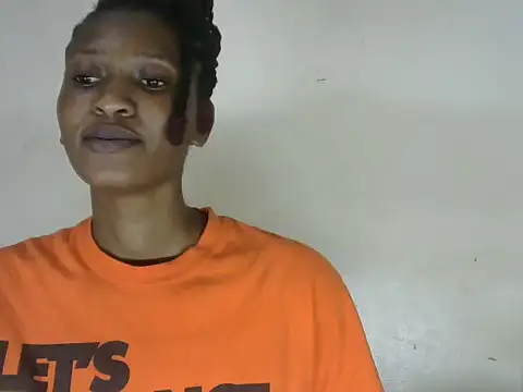 Snapshot of Pretty-emmie chatting on February 14, 2025, 10:28 am Pretty-emmie online show from February 14, 2025, 10:28 am