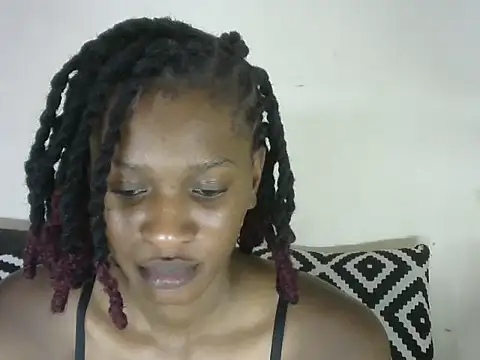 Snapshot of Pretty-emmie chatting on February 25, 2025, 7:14 pm Pretty-emmie online show from February 25, 2025, 7:14 pm