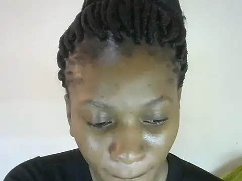 Snapshot of Pretty-emmie chatting on September 22, 2025, 1:13 pm Pretty-emmie online show from September 22, 2025, 1:13 pm