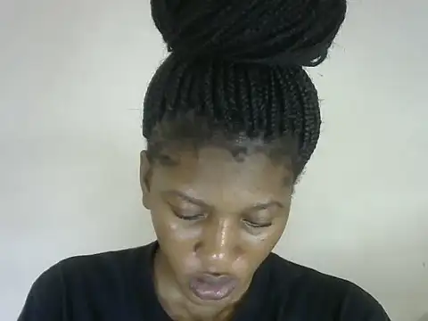Snapshot of Pretty-emmie chatting on October 4, 2025, 11:30 am Pretty-emmie online show from October 4, 2025, 11:30 am
