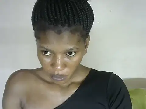 Snapshot of Pretty-emmie chatting on October 7, 2025, 9:17 am Pretty-emmie online show from October 7, 2025, 9:17 am