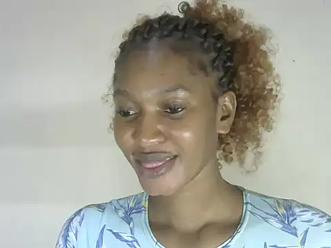 Snapshot of Pretty-emmie chatting on October 9, 2025, 5:44 pm Pretty-emmie online show from October 9, 2025, 5:44 pm