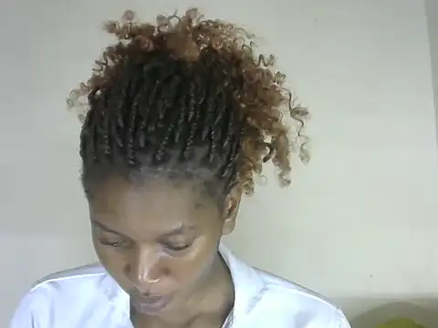 Snapshot of Pretty-emmie chatting on October 12, 2025, 4:17 pm Pretty-emmie online show from October 12, 2025, 4:17 pm