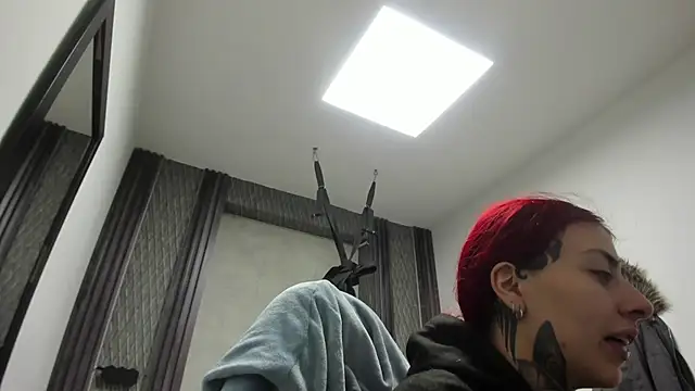 selene red  online show from February 19, 2026, 12:39 am