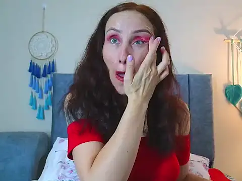 IberianMoonMK online show from November 20, 2025, 6:29 pm