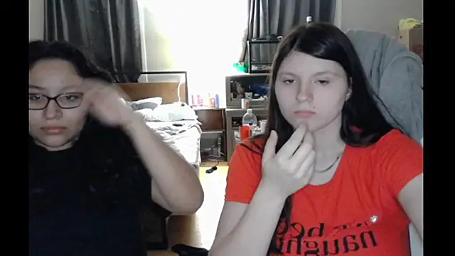 Elliewgfs online show from March 17, 2025, 2:08 am