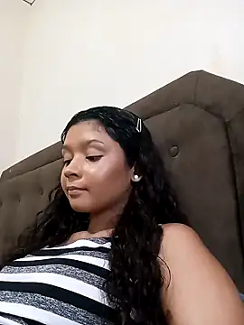 Snapshot of heleny901 chatting on December 3, 2024, 12:02 am heleny901 online show from December 3, 2024, 12:02 am