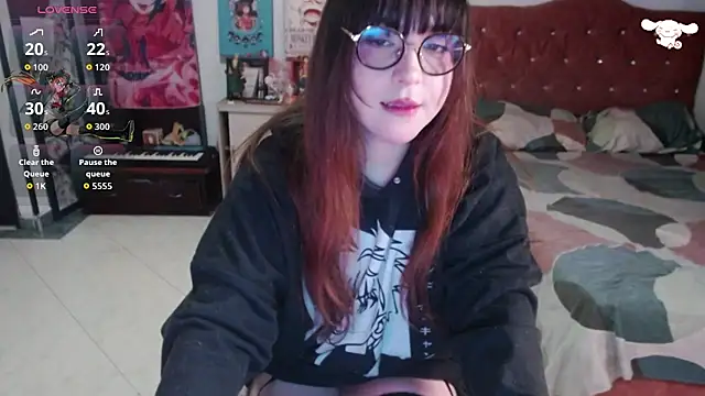 Snapshot of Avril2001 chatting on October 16, 2025, 1:06 am Avril2001 online show from October 16, 2025, 1:06 am