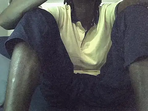 Snapshot of Delicious-D chatting on November 17, 2025, 5:02 am Delicious-D online show from November 17, 2025, 5:02 am