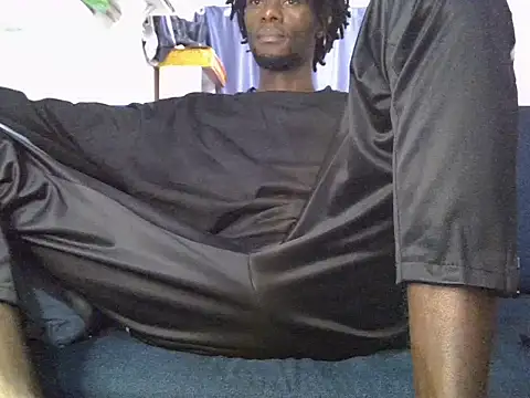 Snapshot of Delicious-D chatting on November 19, 2025, 5:29 am Delicious-D online show from November 19, 2025, 5:29 am