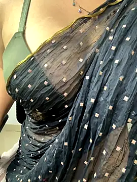 VR here 4U online show from September 21, 2025, 4:19 pm