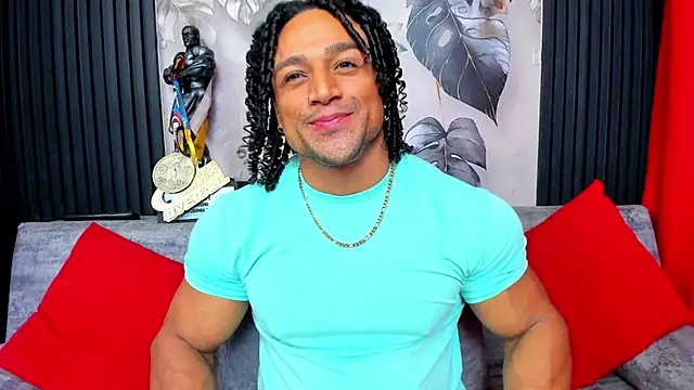 MikeEstevess online show from October 13, 2025, 2:11 am