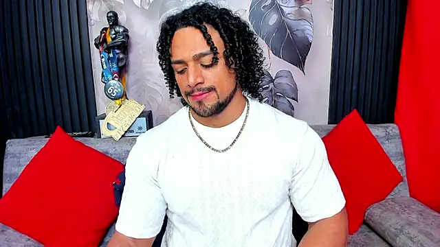 Snapshot of MikeEstevess chatting on February 5, 2026, 9:47 am MikeEstevess online show from February 5, 2026, 9:47 am