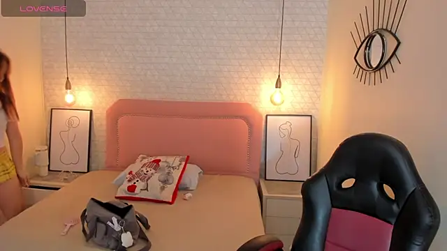 Snapshot of Kittytimberlake chatting on December 5, 2025, 12:47 pm Kittytimberlake online show from December 5, 2025, 12:47 pm