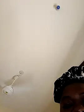 Birdie girl 1 online show from March 11, 2025, 11:26 pm