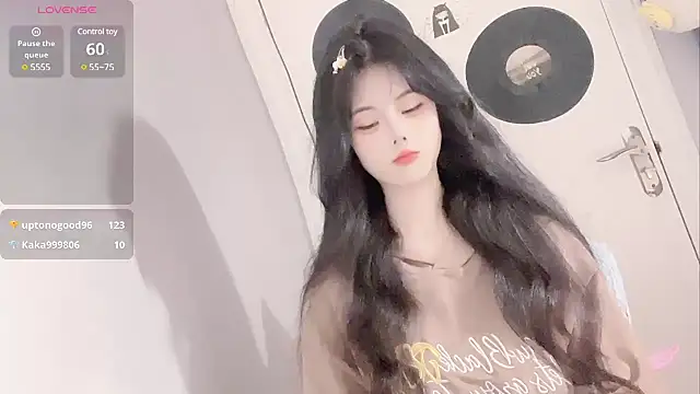 Qedgjwyz1 online show from March 11, 2025, 11:44 am